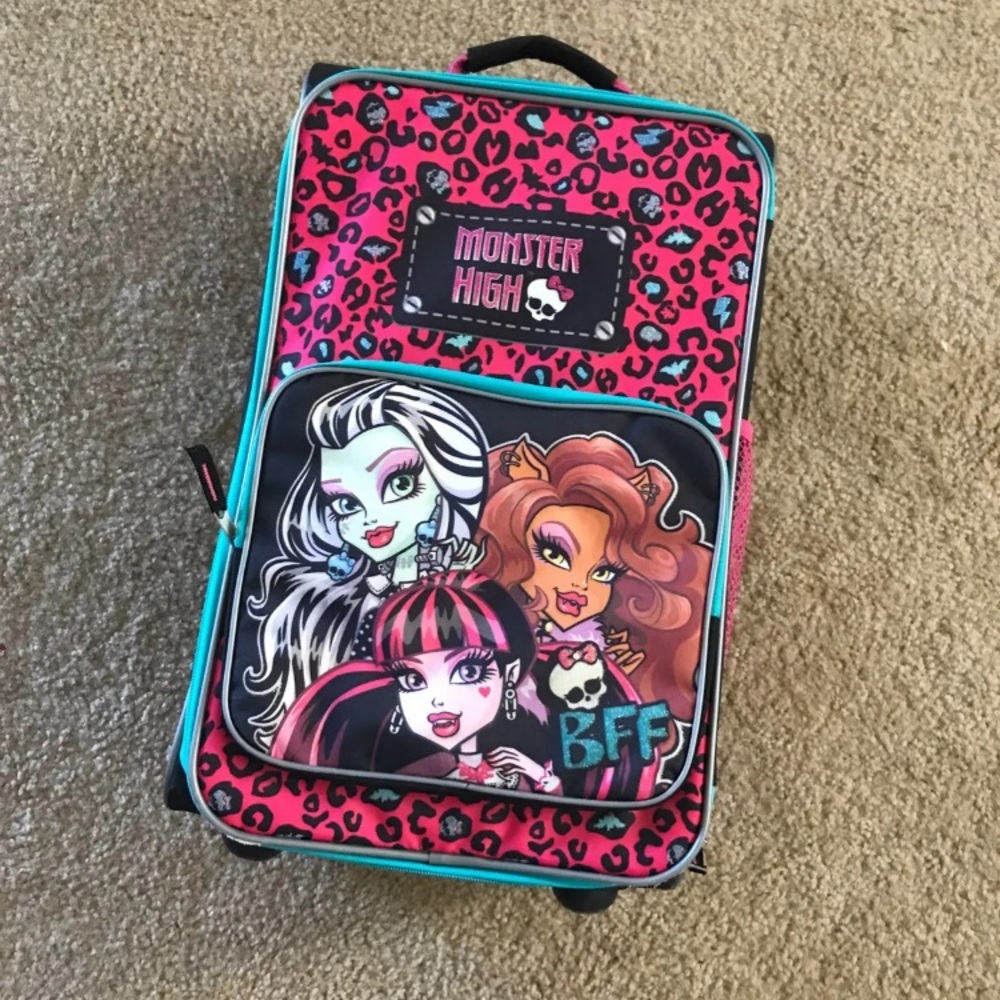 Monster high rolling suitcase